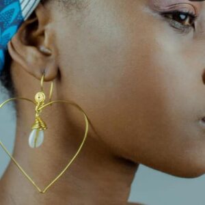 ARETES CORAZÓN CAURIE